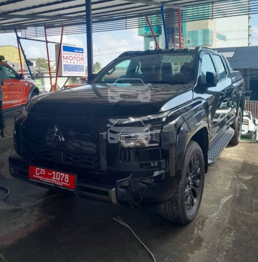 Image Mitsubishi Triton GSR 2025 